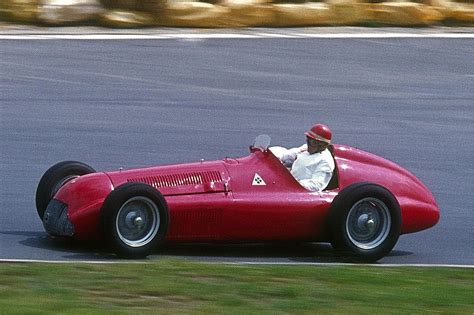 Immagine di una Alfa Romeo 158 in gara