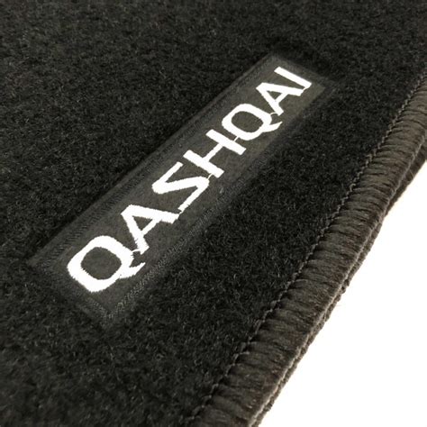 Tappetini neri in velluto per Nissan Qashqai J12 con logo bianco