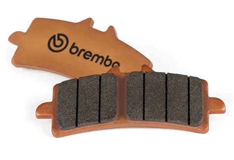 Dettaglio di una pastiglia freno Brembo Xtra Ceramic