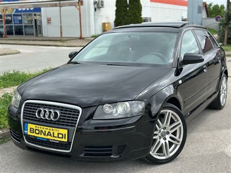 Audi A3 8P sportback 2.0 TDI parcheggiata