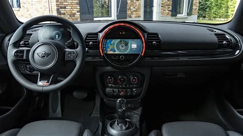 Interni Mini Cooper con display OLED