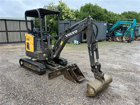 Volvo ECR18E al lavoro in cantiere