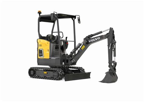 Volvo ECR18 Electric in azione in un cantiere urbano