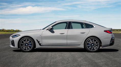 Vista laterale BMW 430i Gran Coupé