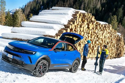 Opel Mokka con catene da neve
