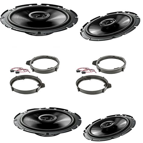 Schema di un sistema audio per auto con altoparlanti anteriori separati, posteriori coassiali, subwoofer e amplificatore