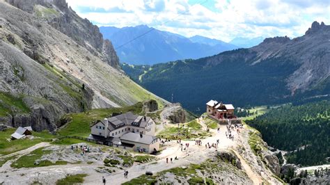 Sentiero che porta ai rifugi Vajolet e Preuss