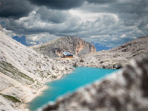 Lago d'Antermoia con il rifugio