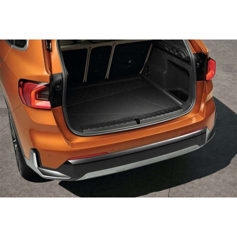 BMW X1 con vasca baule installata