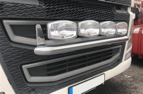 Griglia anteriore per camion Volvo in acciaio inox