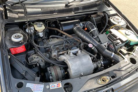 Dettaglio motore Peugeot 205 GTI 1.9