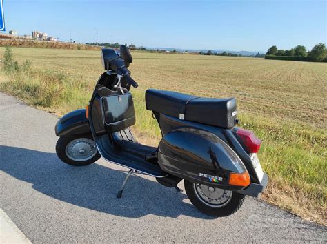 Vespa PX con motore in evidenza