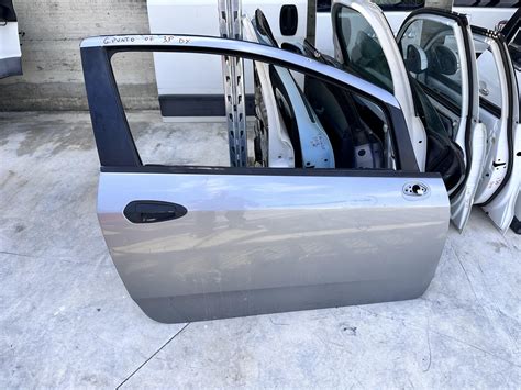 schema esploso meccanismo alzacristalli portiera anteriore auto