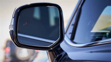 Schema di funzionamento del Blind Spot Monitor Lexus