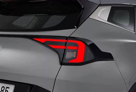 Dettaglio gruppo ottico posteriore Kia Stinger restyling