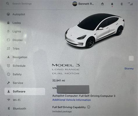 Schermata software Tesla Model 3