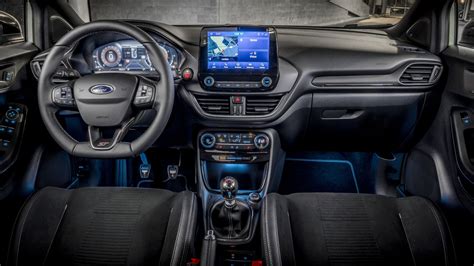 Ford Puma interni plancia
