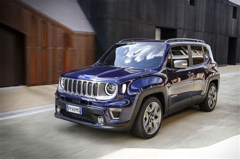 Jeep Renegade 4WD con protezioni sottoscocca visibili