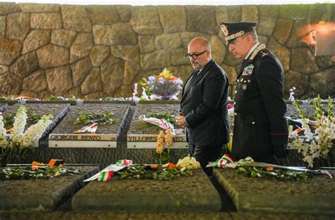 Una foto commemorativa delle vittime del volo PS752
