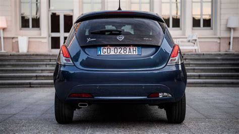 Lancia Ypsilon bagagliaio aperto