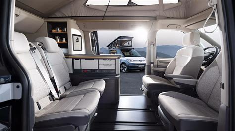 Volkswagen Multivan T7 con allestimento camper interno