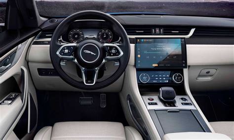 Interni Jaguar F-Pace