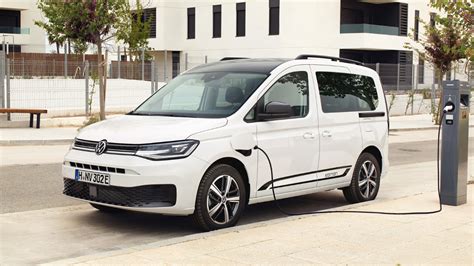 Dettaglio della porta di ricarica del Volkswagen Caddy eHybrid
