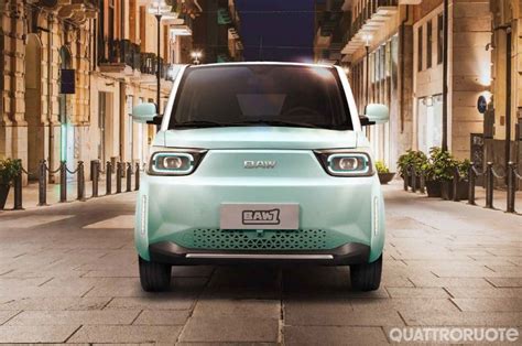 Infografica comparativa dei modelli di microcar elettriche