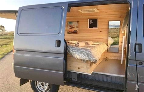 Esempi di configurazioni letto in furgoni camperizzati