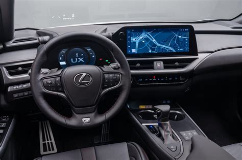 Interni Lexus UX