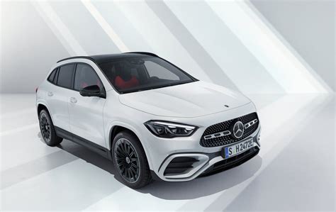 Interni lussuosi di un SUV di alta gamma