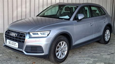 Audi Q5 30 TDI front view