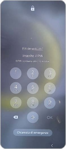 Schermata di conferma abbinamento Bluetooth con codice PIN su smartphone