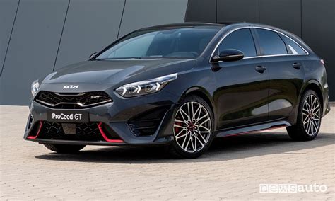 Dettagli sportivi e cerchi in lega Kia ProCeed