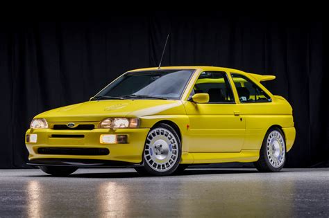 Ford Escort RS Cosworth in fase di accelerazione