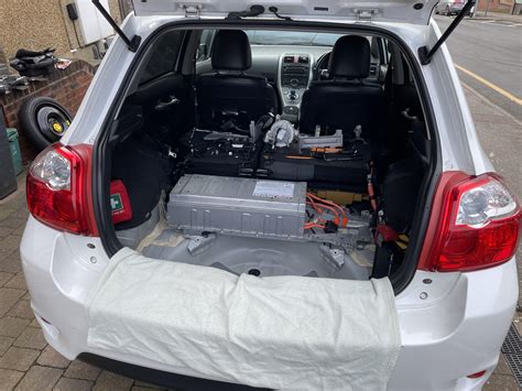Toyota Auris Hybrid motore e batterie