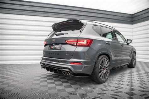 CUPRA Ateca vista posteriore con diffusore