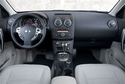 Nissan Qashqai 2010 interni e console centrale