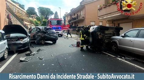segnaletica stradale danneggiata da incidente