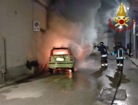 Fiat Panda in fiamme