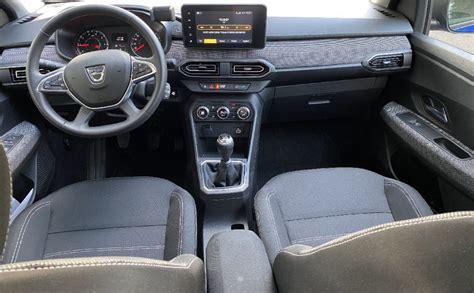 Interni Dacia Sandero