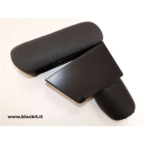 Interno Fiat 500L con bracciolo nero
