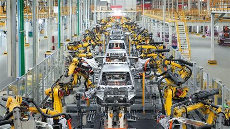 auto elettriche in fabbrica