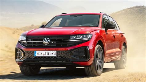 Volkswagen Touareg in manovra di parcheggio