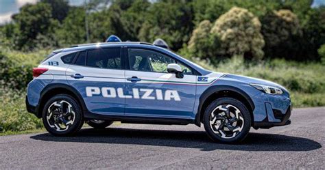 Pattuglia Subaru della Polizia di Stato in servizio autostradale
