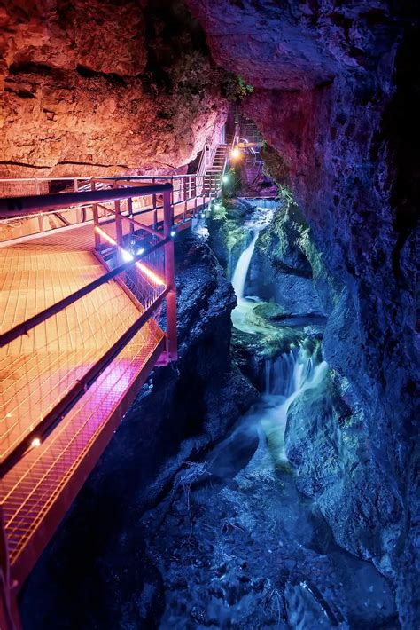 Ingresso del Canyon Rio Sass con le prime passerelle metalliche
