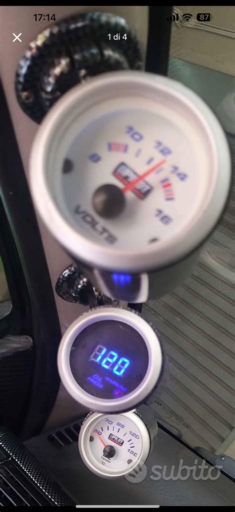 Manometri GReddy installati in auto