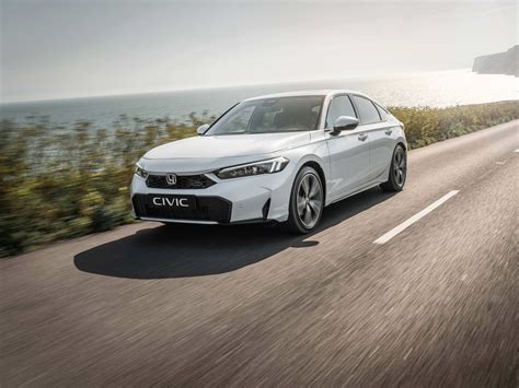 Honda Civic e:HEV esterni