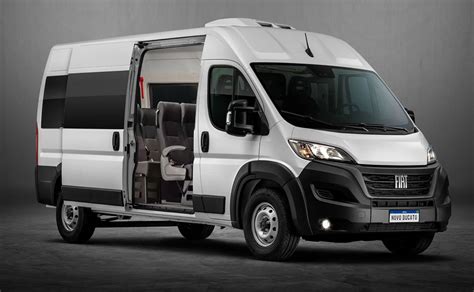Esterno del Fiat Ducato in un ambiente urbano