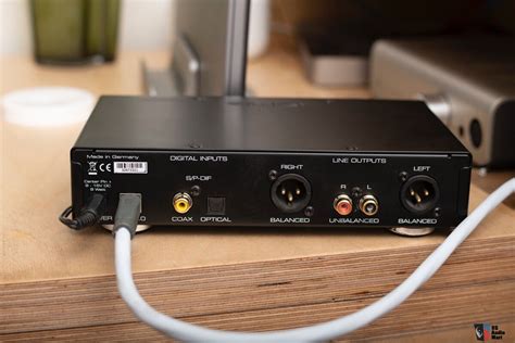 Installazione RME ADI-2 DAC FS su una scrivania audiofila